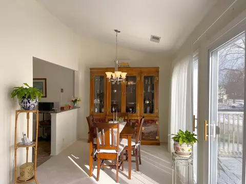 Dining - 1400 Ashton Ct #A2, Wheeling, IL 60090 photo 1 of 1