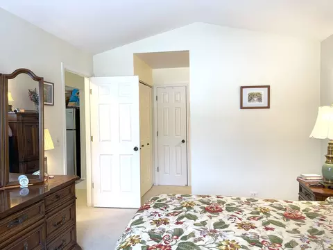 Bedroom - 1400 Ashton Ct #A2, Wheeling, IL 60090 photo 4 of 6