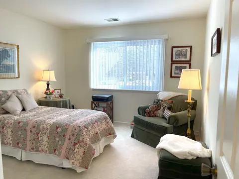 Bedroom - 1400 Ashton Ct #A2, Wheeling, IL 60090 photo 5 of 6