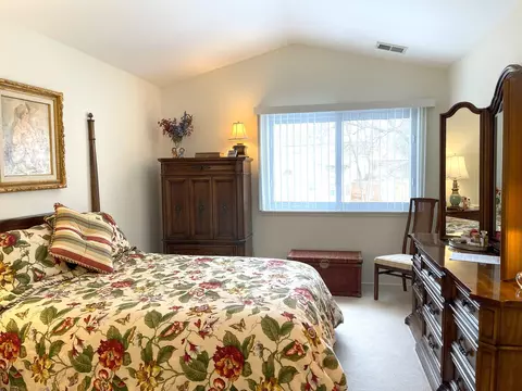 Bedroom - 1400 Ashton Ct #A2, Wheeling, IL 60090 photo 3 of 6