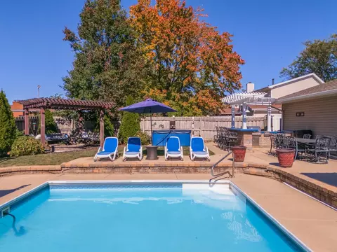 Exterior - 105 S Parkside Rd, Normal, IL 61761 photo 4 of 20