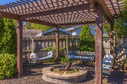 Exterior - 105 S Parkside Rd, Normal, IL 61761 photo 5 of 20