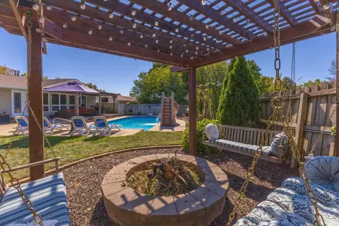 Exterior - 105 S Parkside Rd, Normal, IL 61761 photo 7 of 20