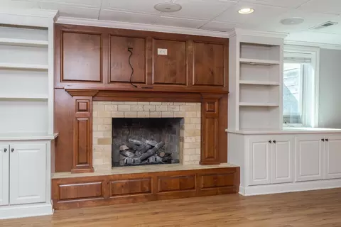 Living - 105 S Parkside Rd, Normal, IL 61761 photo 5 of 6
