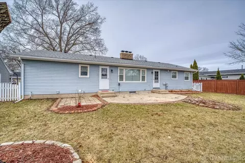 Exterior - 6 Cebold Dr, Montgomery, IL 60538 photo 4 of 5
