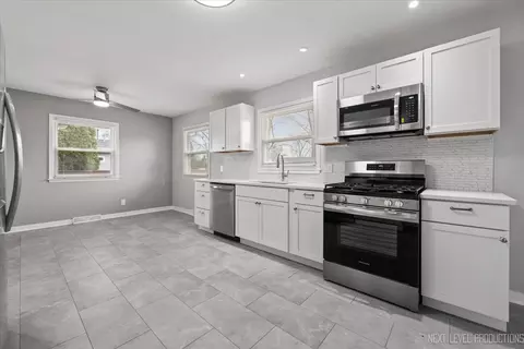 Kitchen - 6 Cebold Dr, Montgomery, IL 60538 photo 1 of 1