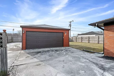 2319 W 157th Pl, Markham, IL 60426 photo 4
