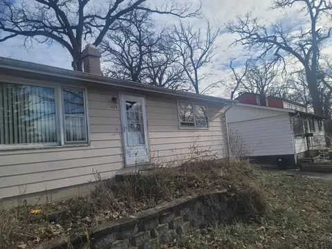 1113 Villa Vista Dr, Round Lake Beach, IL 60073