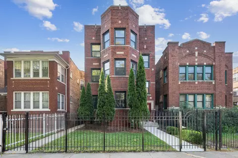 1741 W Albion Ave #2, Chicago, IL 60626