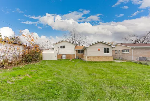 Exterior - 15256 Ridgeway Ave, Midlothian, IL 60445 photo 3 of 5