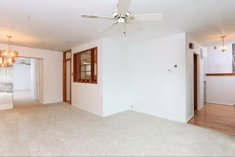 Living - 15256 Ridgeway Ave, Midlothian, IL 60445 photo 2 of 5