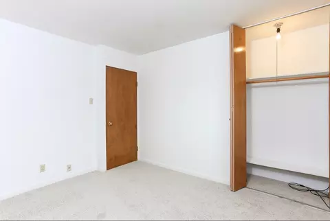 Bedroom - 15256 Ridgeway Ave, Midlothian, IL 60445 photo 4 of 9