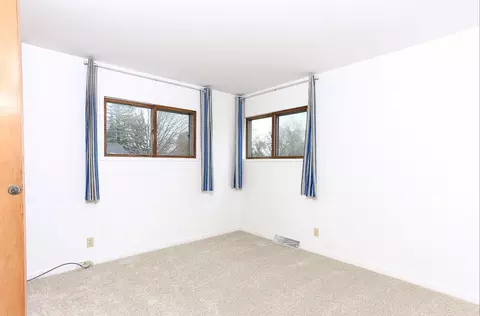 Bedroom - 15256 Ridgeway Ave, Midlothian, IL 60445 photo 3 of 9