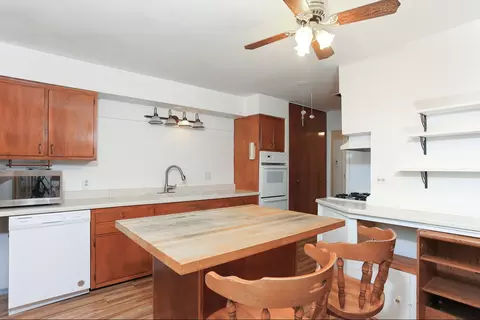Kitchen - 15256 Ridgeway Ave, Midlothian, IL 60445 photo 1 of 4