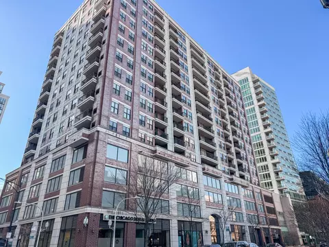 451 W Huron St #908, Chicago, IL 60654