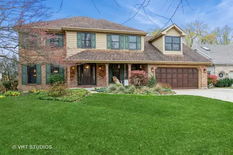 1316 E Gartner Rd, Naperville, IL 60540