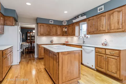 1316 E Gartner Rd, Naperville, IL 60540 photo 7