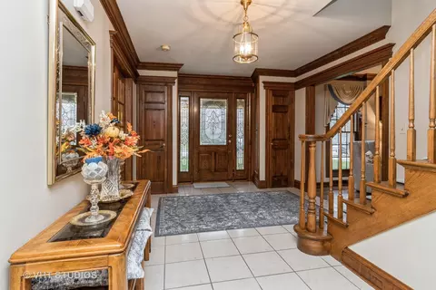 1316 E Gartner Rd, Naperville, IL 60540 photo 2