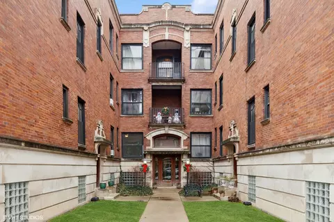 1208 W Waveland Ave #3, Chicago, IL 60613