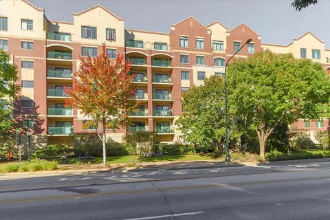 20 S Main St #302, Mount Prospect, IL 60056