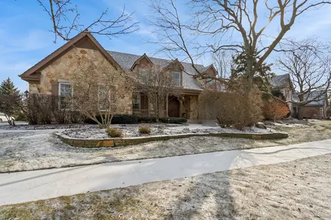 6755 Fieldstone Dr, Burr Ridge, IL 60527