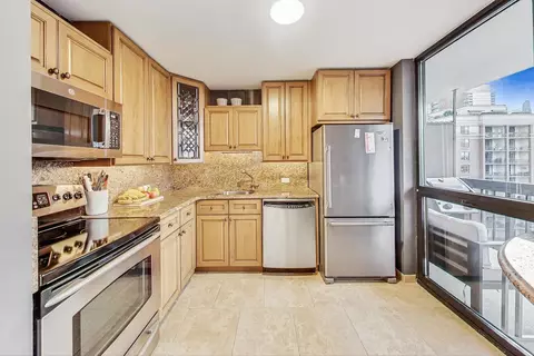 Kitchen - 33 W Delaware Pl #9K, Chicago, IL 60610 photo 1 of 3