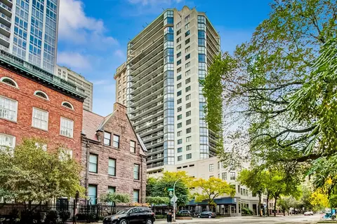 33 W Delaware Pl #9K, Chicago, IL 60610