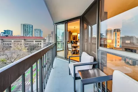 Exterior - 33 W Delaware Pl #9K, Chicago, IL 60610 photo 2 of 7
