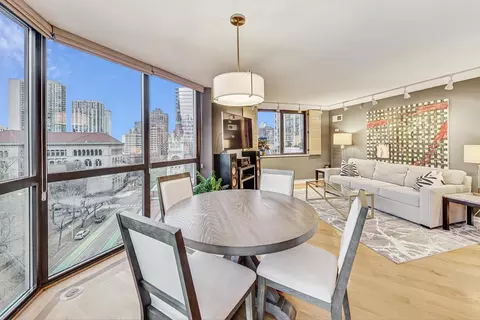 Dining - 33 W Delaware Pl #9K, Chicago, IL 60610 photo 2 of 3