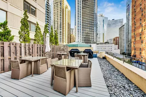 Exterior - 33 W Delaware Pl #9K, Chicago, IL 60610 photo 4 of 7
