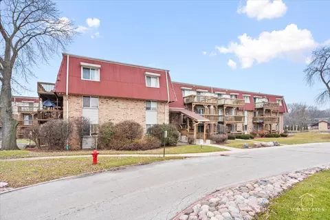 1870 Tall Oaks Dr #3106, Aurora, IL 60505