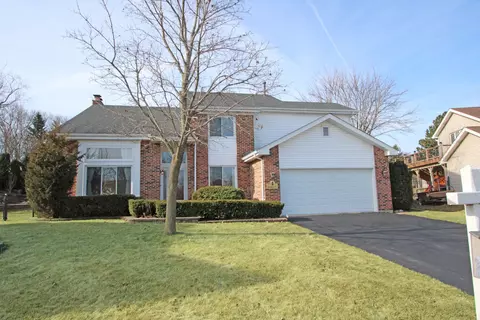 4 Maria Ct, Lake Zurich, IL 60047