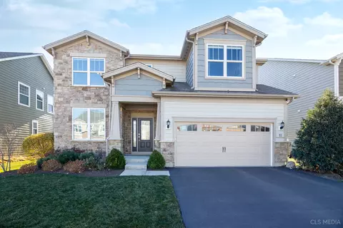 11 Palisades Blvd, Hawthorn Woods, IL 60047