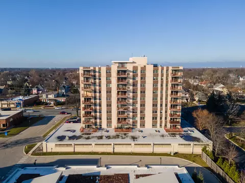 141 N La Grange Rd #804, La Grange, IL 60525