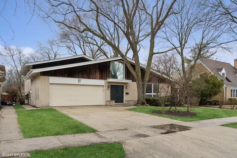 9711 Kildare Ave, Skokie, IL 60076