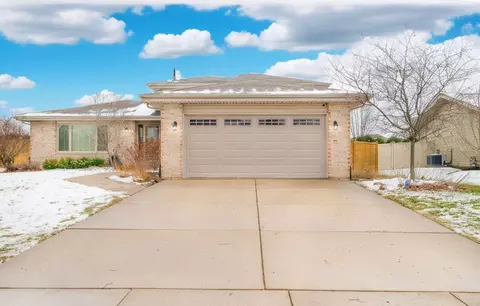 750 Churchill Dr, New Lenox, IL 60451