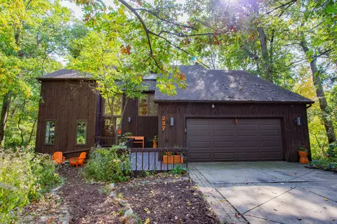 237 Saint Andrews Dr, Bolingbrook, IL 60440