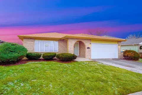 20116 Redwood Ave, Lynwood, IL 60411