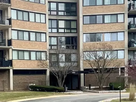 101 Bar Harbour Rd #6H, Schaumburg, IL 60193