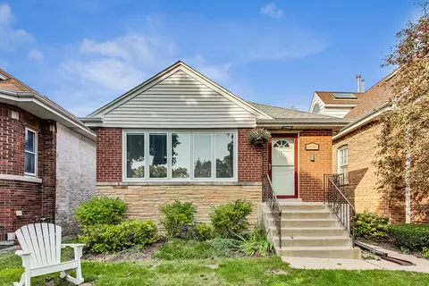 5836 Capulina Ave, Morton Grove, IL 60053