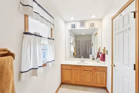 Bath - 25713 S Truman St, Monee, IL 60449 photo 1 of 2