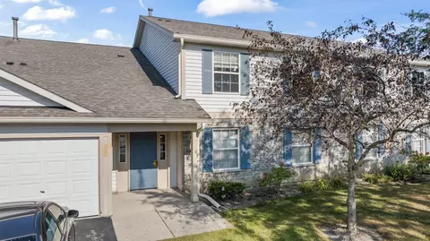 1069 N Village Dr #4, Round Lake Beach, IL 60073
