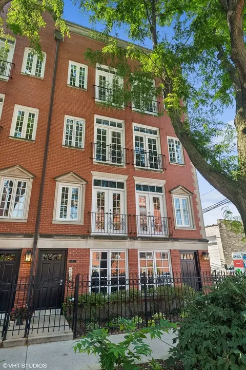 741 W Aldine Ave #2, Chicago, IL 60657