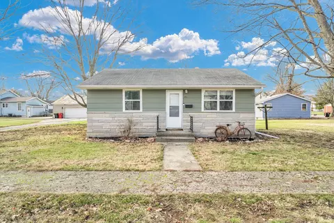 417 S Piatt St, Bement, IL 61813