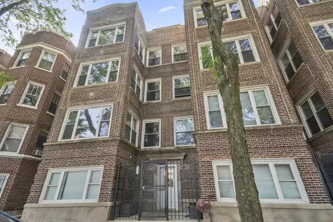 7650 N Greenview Ave #2, Chicago, IL 60626