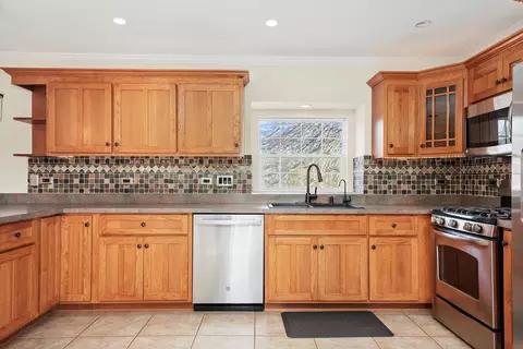 Kitchen - 20451 Wolf Rd, Mokena, IL 60448 photo 3 of 4