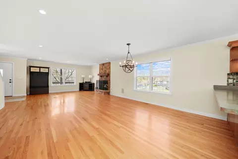 Living - 20451 Wolf Rd, Mokena, IL 60448 photo 8 of 9