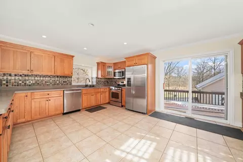 Kitchen - 20451 Wolf Rd, Mokena, IL 60448 photo 2 of 4