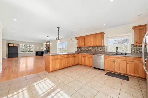 Kitchen - 20451 Wolf Rd, Mokena, IL 60448 photo 4 of 4
