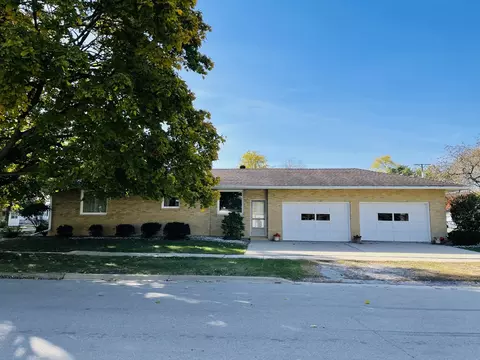 400 W Delaware St, Dwight, IL 60420